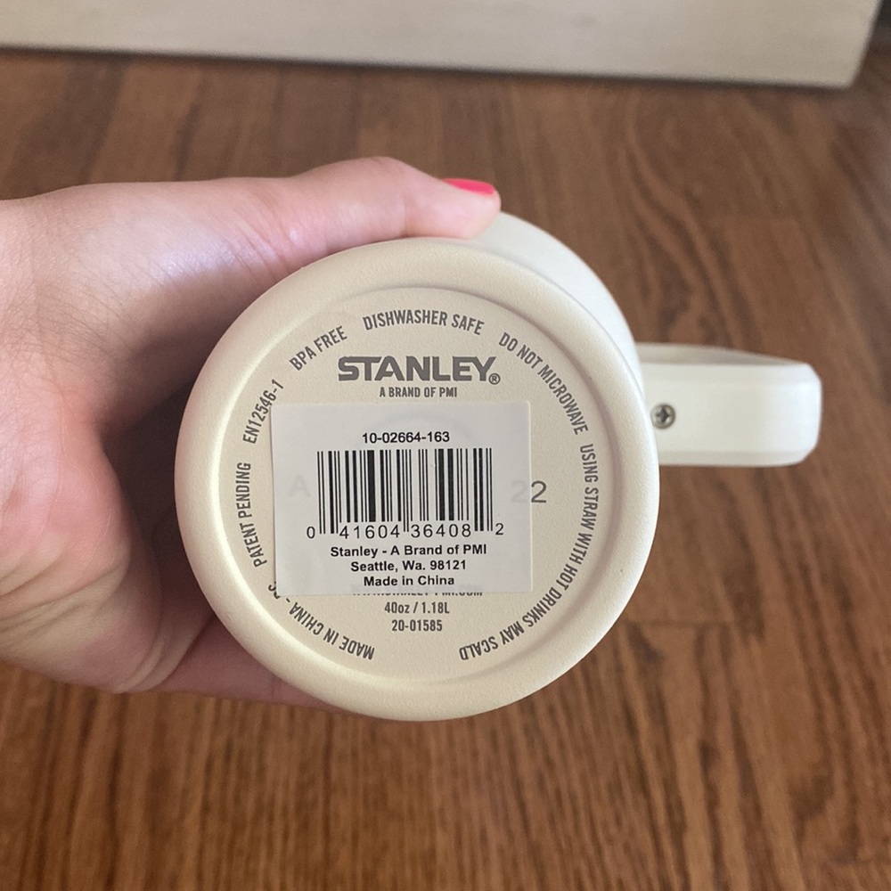 Stanley 40 oz travel Quencher - Picture 4 of 4